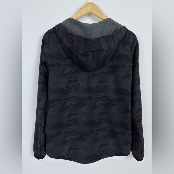 Vuori Camo Hooded Jacket VW501 Black Camo Full Zip Lightweight XS - Picture 5 of 9